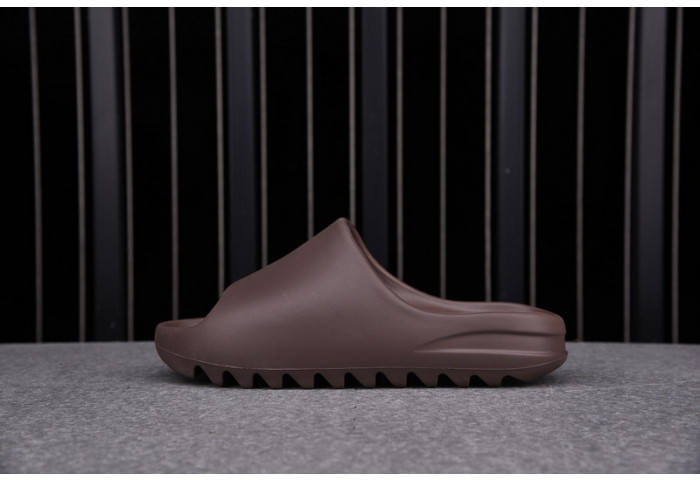 Y**zy slides 