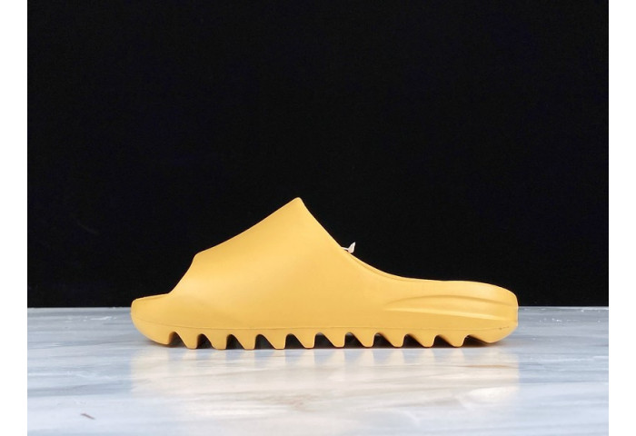 Y**zy slides 