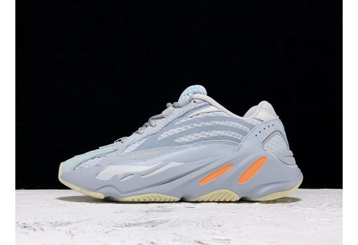 ad*s Y**zy boost 700 v2 inertia fw2549