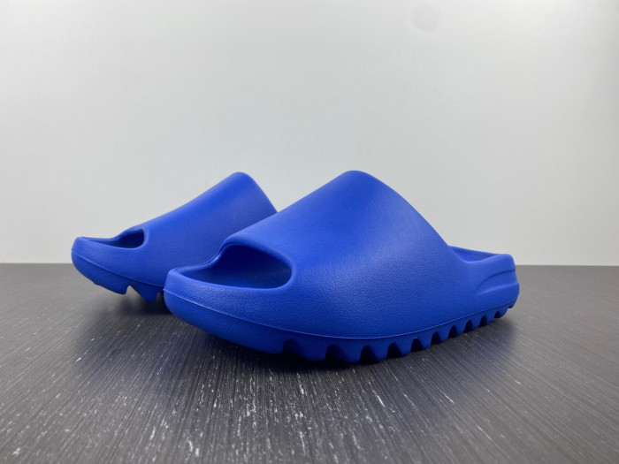 Y**zy slide ''glow green'' id4133