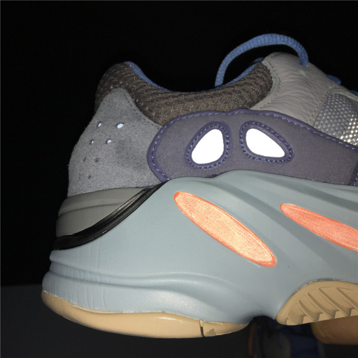 ad*s Y**zy boost 700 carbon blue fw2498