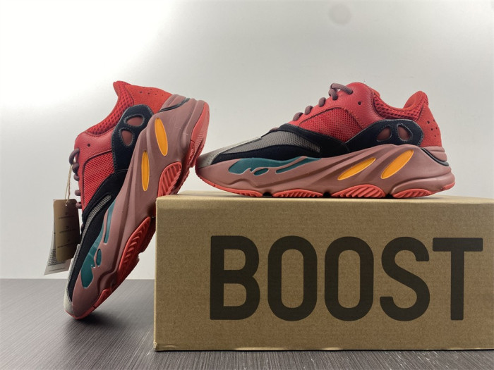 ad*s Y**zy boost 700 hi-res red hq6979