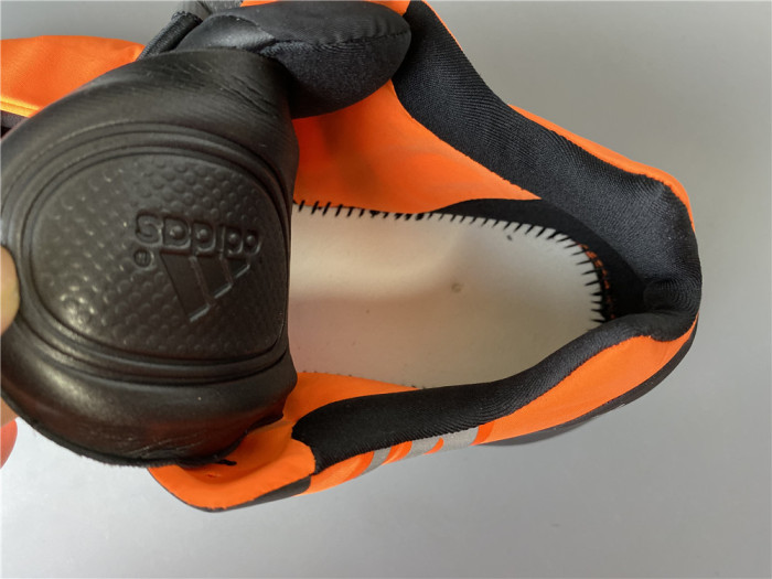 ad*s Y**zy boost 700 mnvn orange fv3258