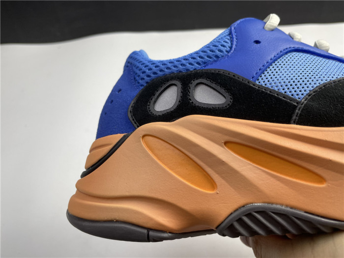 Y**zy boost 700 “bright blue” gz0541