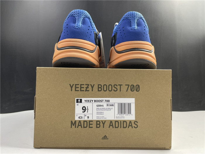 Y**zy boost 700 “bright blue” gz0541