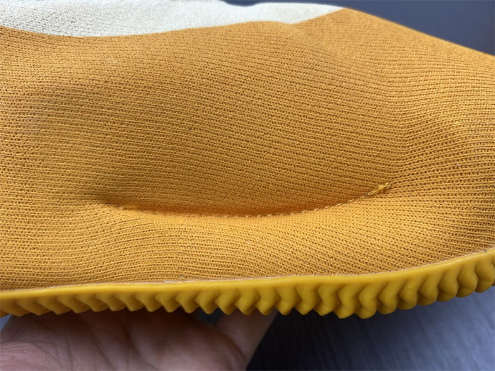 ad*s Y**zy knit rnr sulfur - gw5353