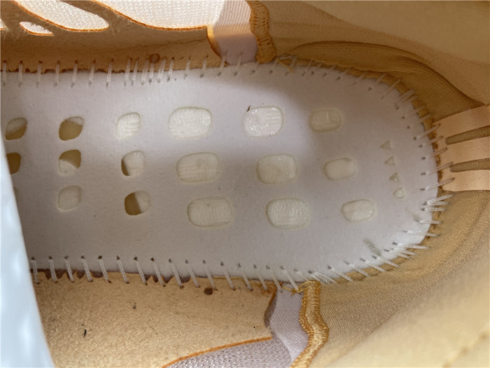 ad*s Y**zy boost 350 v2 gw2870