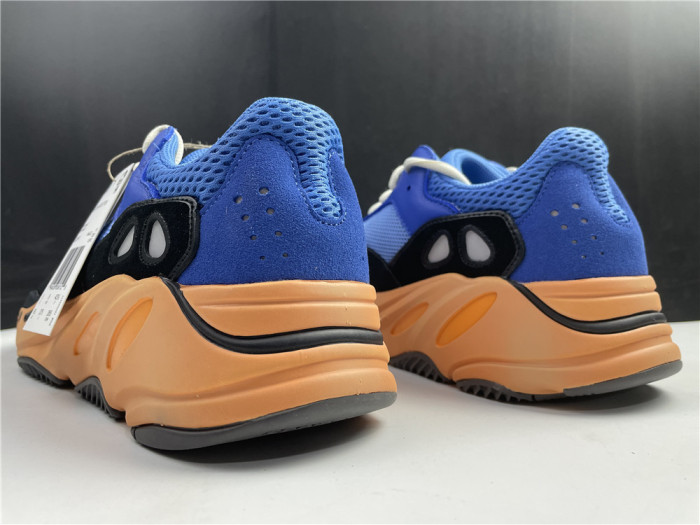 Y**zy boost 700 “bright blue” gz0541