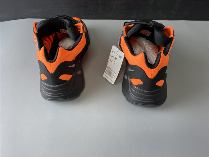 ad*s Y**zy boost 700 mnvn orange fv3258