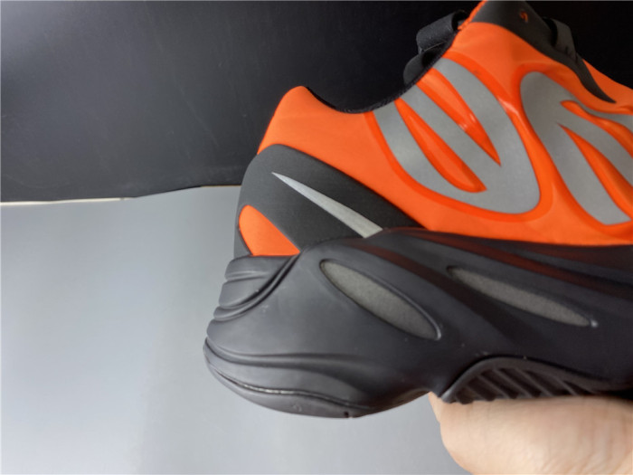 ad*s Y**zy boost 700 mnvn orange fv3258