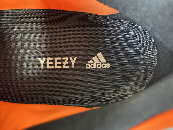 ad*s Y**zy boost 700 mnvn orange fv3258