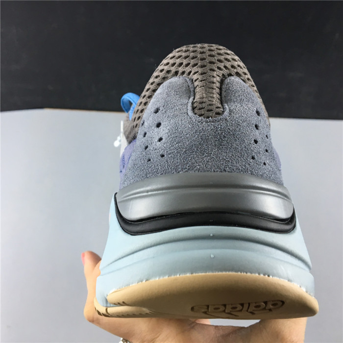 ad*s Y**zy boost 700 carbon blue fw2498