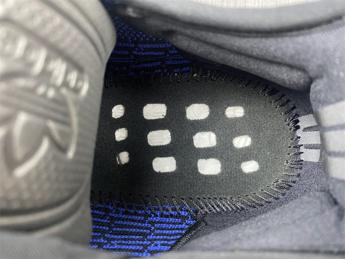 Y**zy 350 boost v2 black blue gy7164