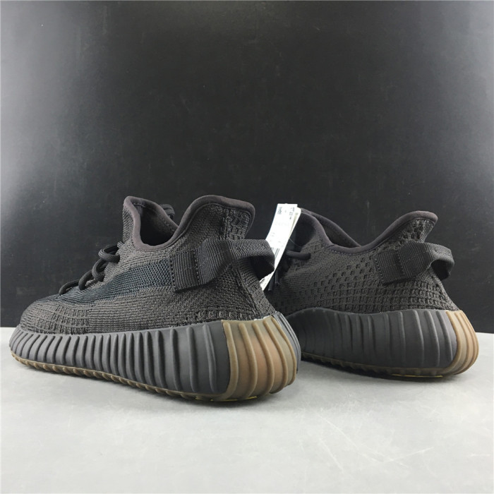ad*s Y**zy boost 350 v2 cinder fy2903
