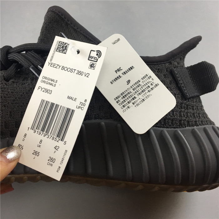 ad*s Y**zy boost 350 v2 cinder fy2903