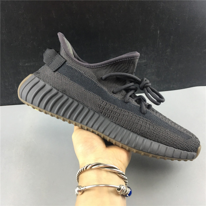 ad*s Y**zy boost 350 v2 cinder fy2903