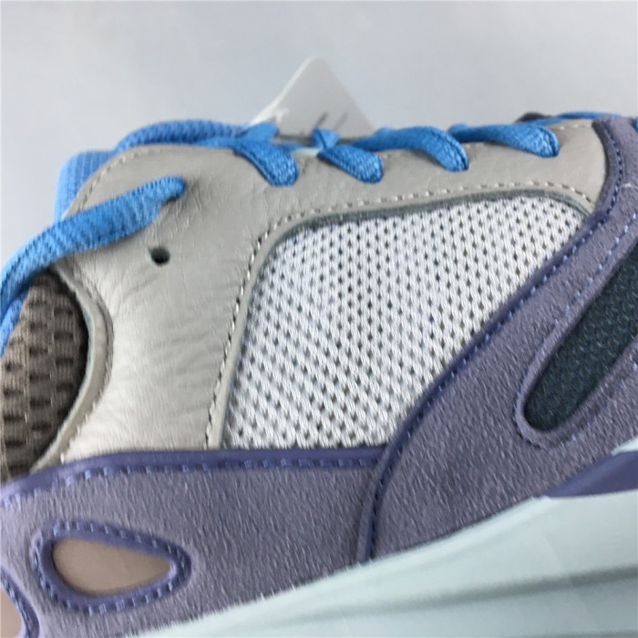 ad*s Y**zy boost 700 carbon blue fw2498