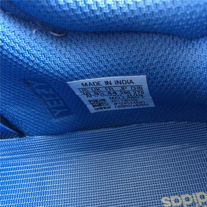 ad*s Y**zy boost 700 carbon blue fw2498