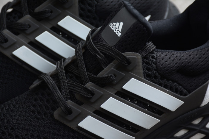 Ad*s ultra traboost web dna black gy4166