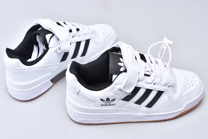 Ad*s forum mid low g25813