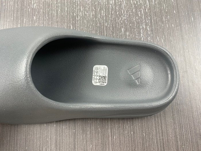 ad*s Y**zy slide id2350
