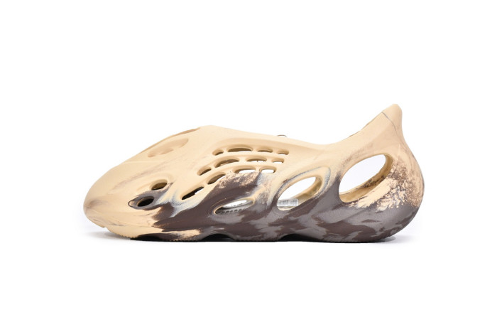 ad*s Y**zy foam rnnr mx cream clay gv8778