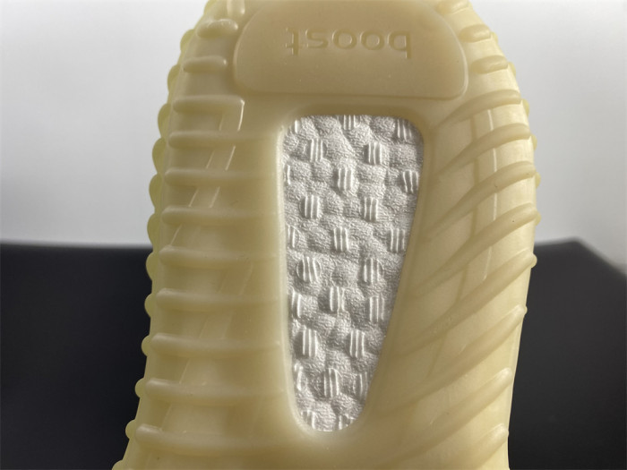 ad*s Y**zy boost 350 v2 “mx oat” gw3773