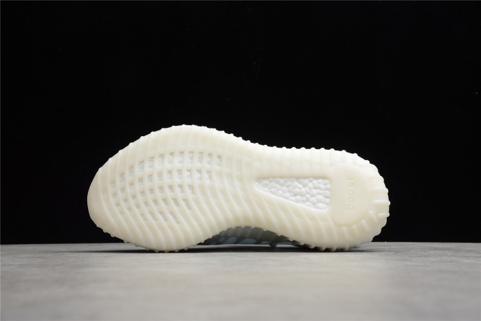 ad*s Y**zy boost 350 v2 mono ice gw2869