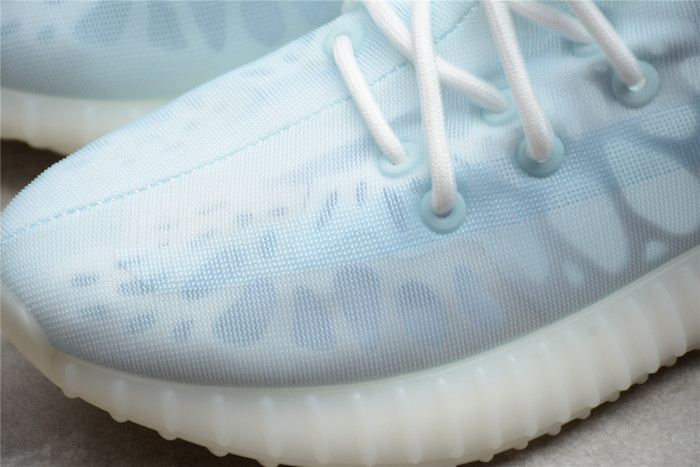 ad*s Y**zy boost 350 v2 mono ice gw2869
