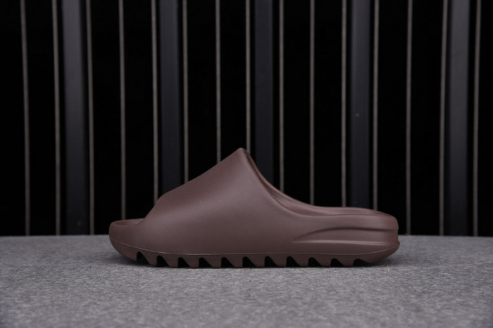 Y**zy slides ''desert sand'' g55495