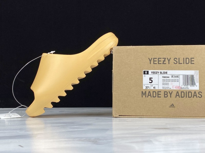 Y**zy slides 