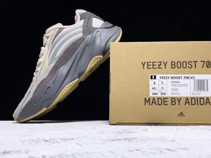 ad*s Y**zy boost 700 v2 tephra fu7914