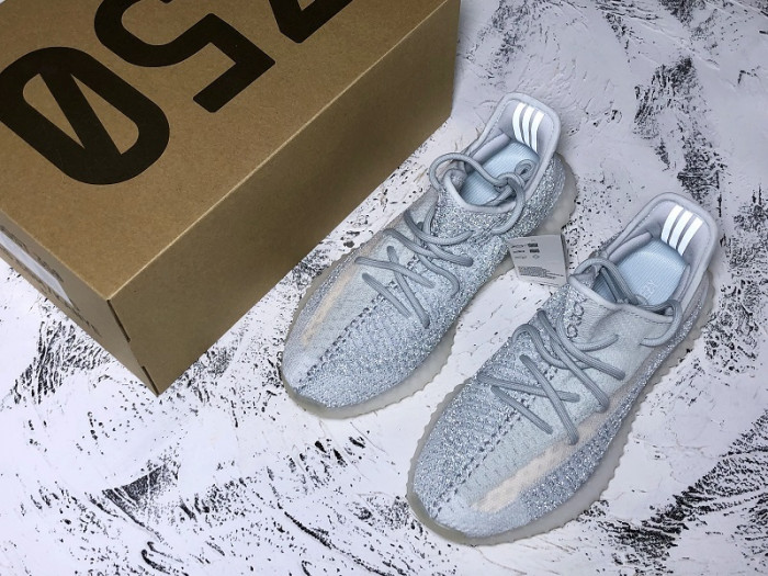 ad*s Y**zy boost 350 v2 cloud white (reflective) fw5317