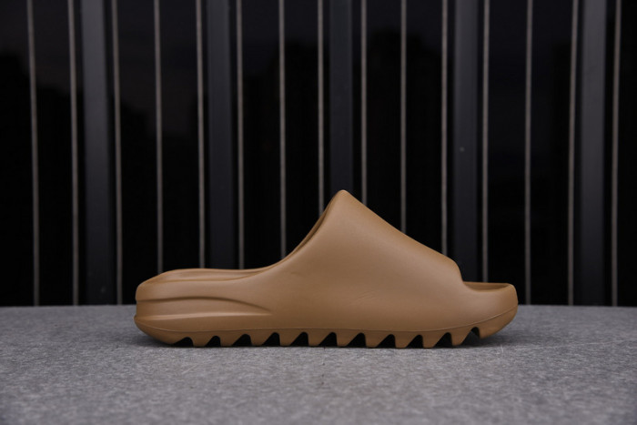 Y**zy slides 