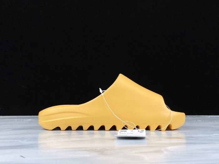 Y**zy slides 