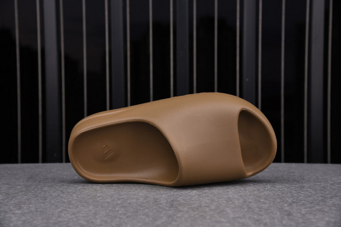 Y**zy slides 