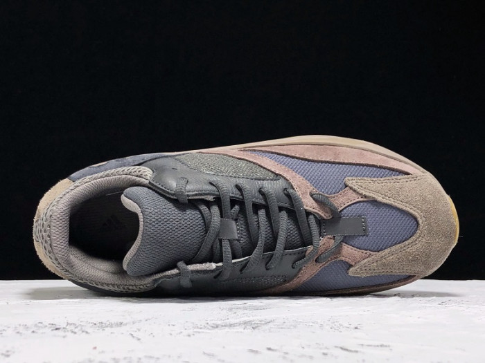 ad*s Y**zy 700 mauve ee9614