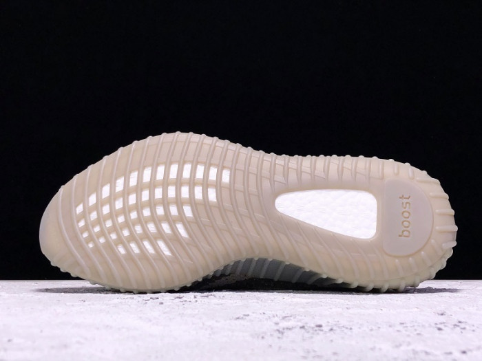 ad*s Y**zy boost 350 v2 beluga bb1826