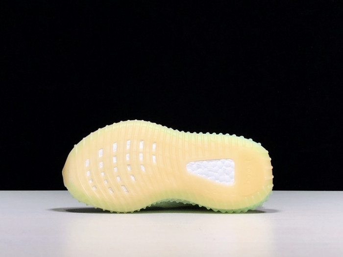 ad*s Y**zy boost 350 v2 hyperspace eg7491 (kid)