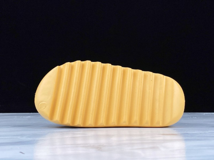 Y**zy slides 