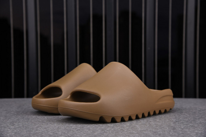 Y**zy slides 