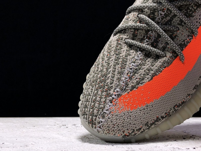 ad*s Y**zy boost 350 v2 beluga bb1826