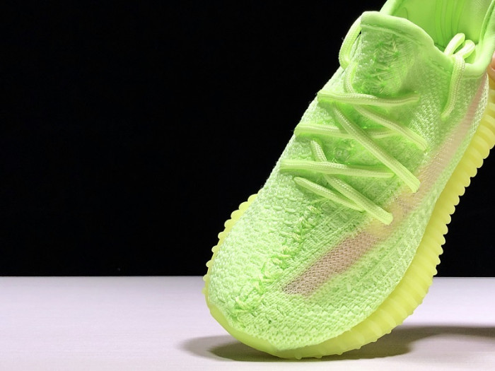 ad*s Y**zy boost 350 v2 glow eg5293(kid)