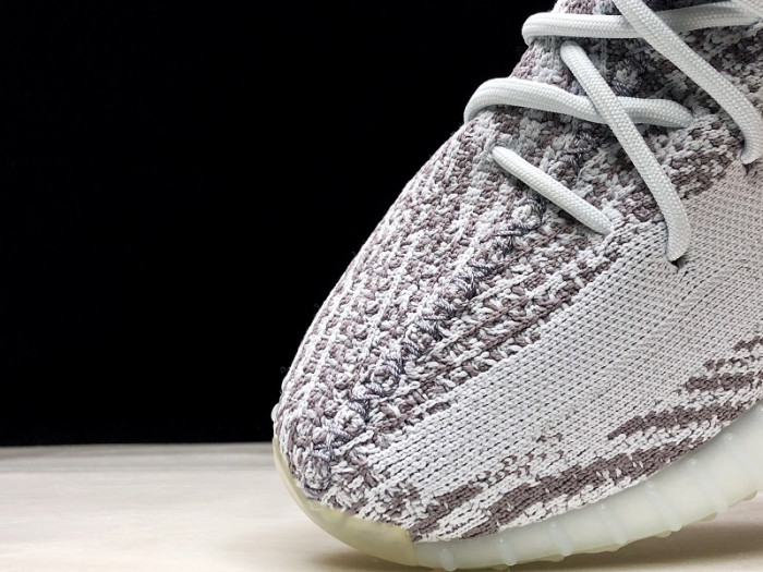 ad*s Y**zy boost 350 v2 blue tint b37571