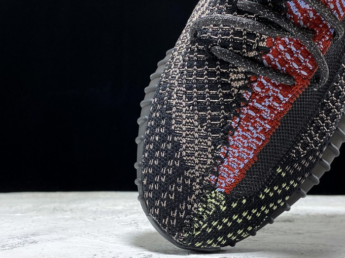 ad*s Y**zy boost 350 v2 yecheil (reflective) fx4145