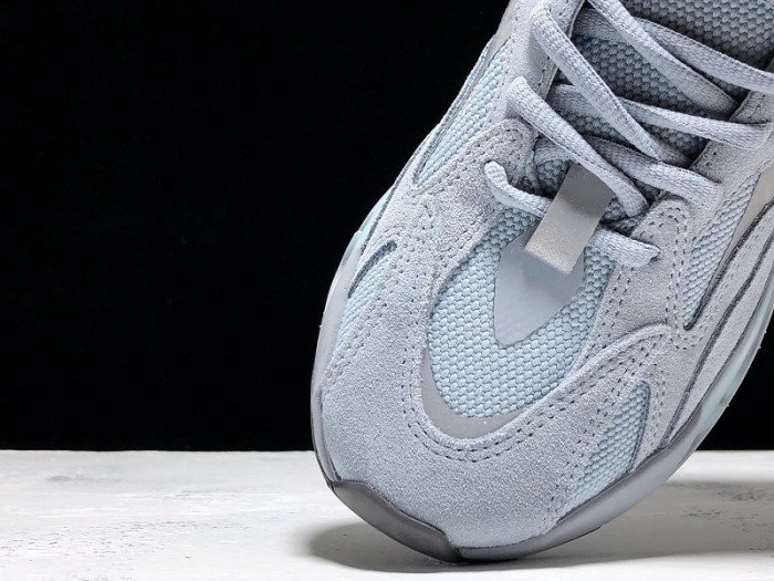 ad*s Y**zy boost 700 v2 hospital blue fv8424
