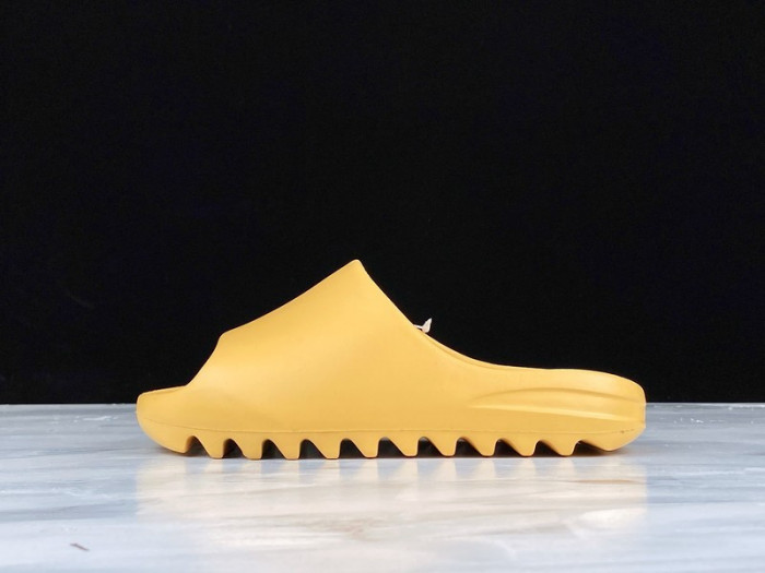 Y**zy slides ''desert sand'' fw6344
