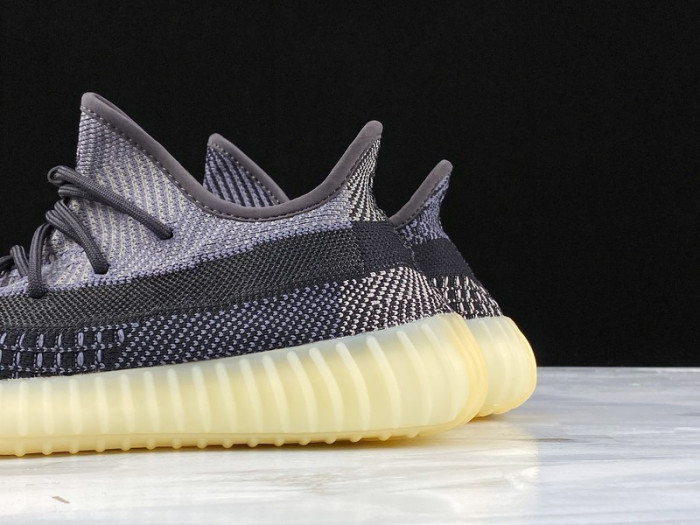 ad*s Y**zy boost 350 v2 asriel fz5000