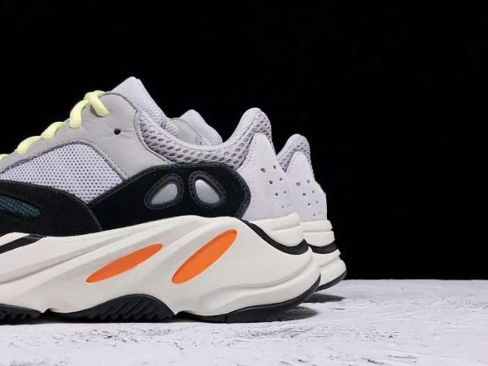 ad*s Y**zy boost 700 wave runner solid grey b75571
