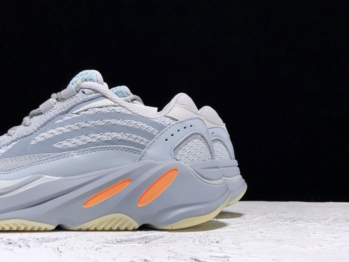 ad*s Y**zy boost 700 v2 inertia fw2549